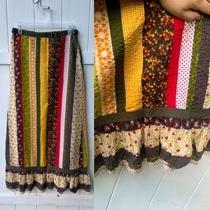 Killah// vintage skirt ruffles at the bottom